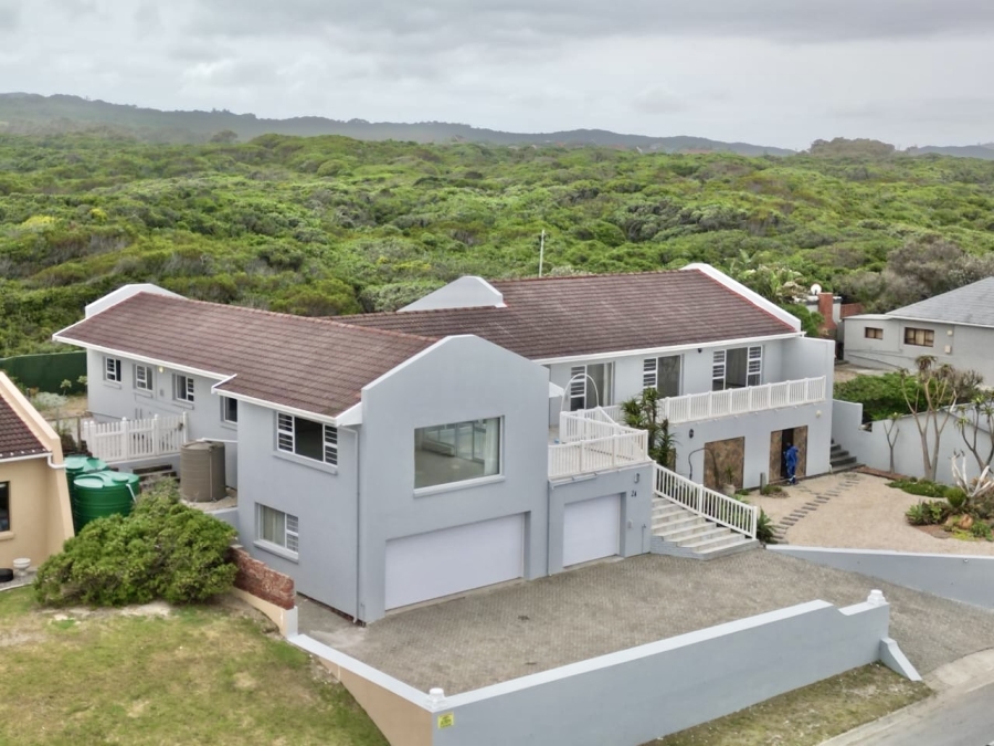 5 Bedroom Property for Sale in Seaview Eastern Cape